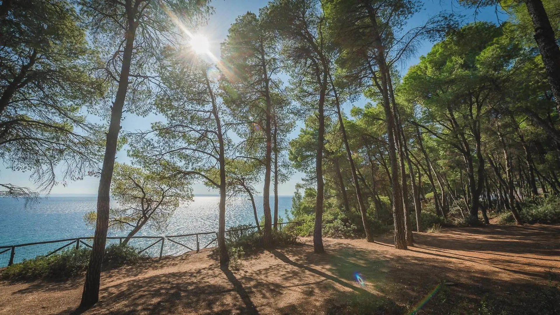Squirrel Beach Front Villa, Metamorfosi Grèce