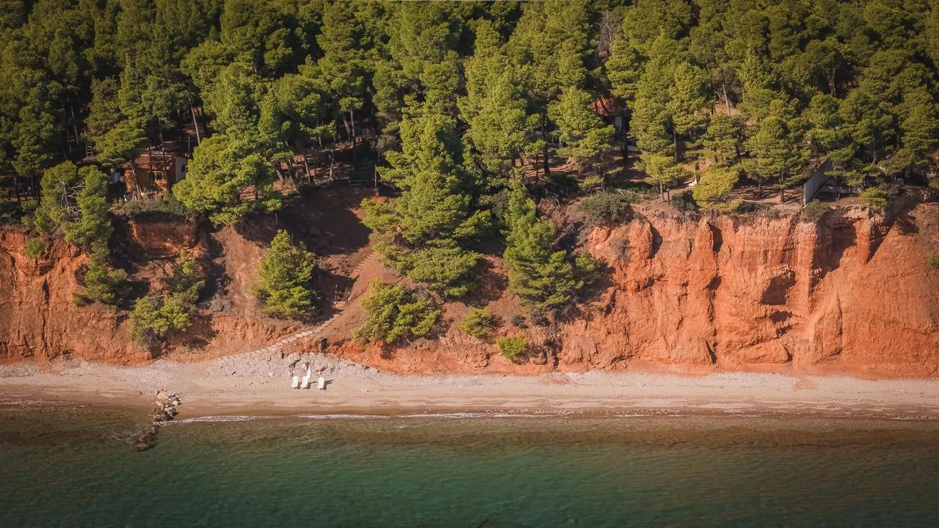 Squirrel Beach Front Villa, Metamorfosi