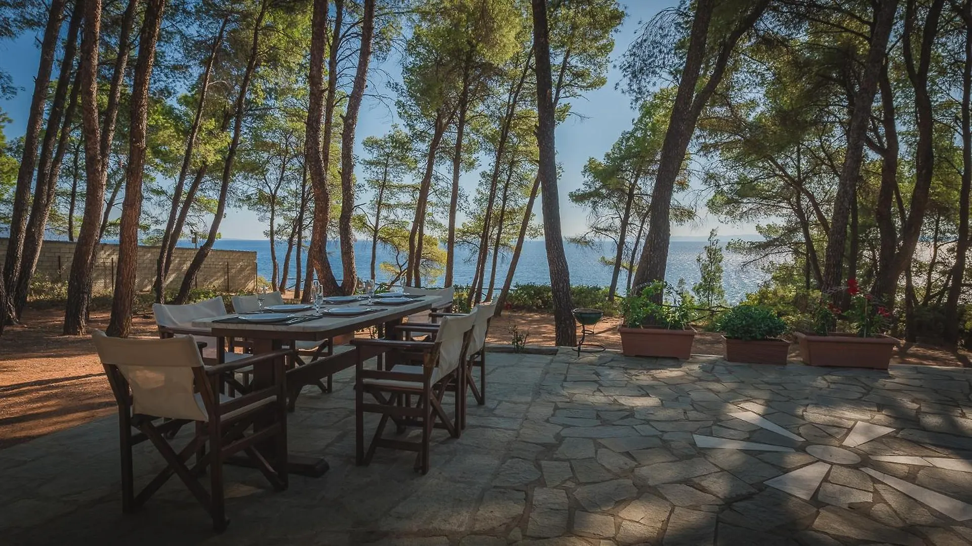 Squirrel Beach Front Villa, Metamorfosi Hébergement de vacances Metamórfosi
