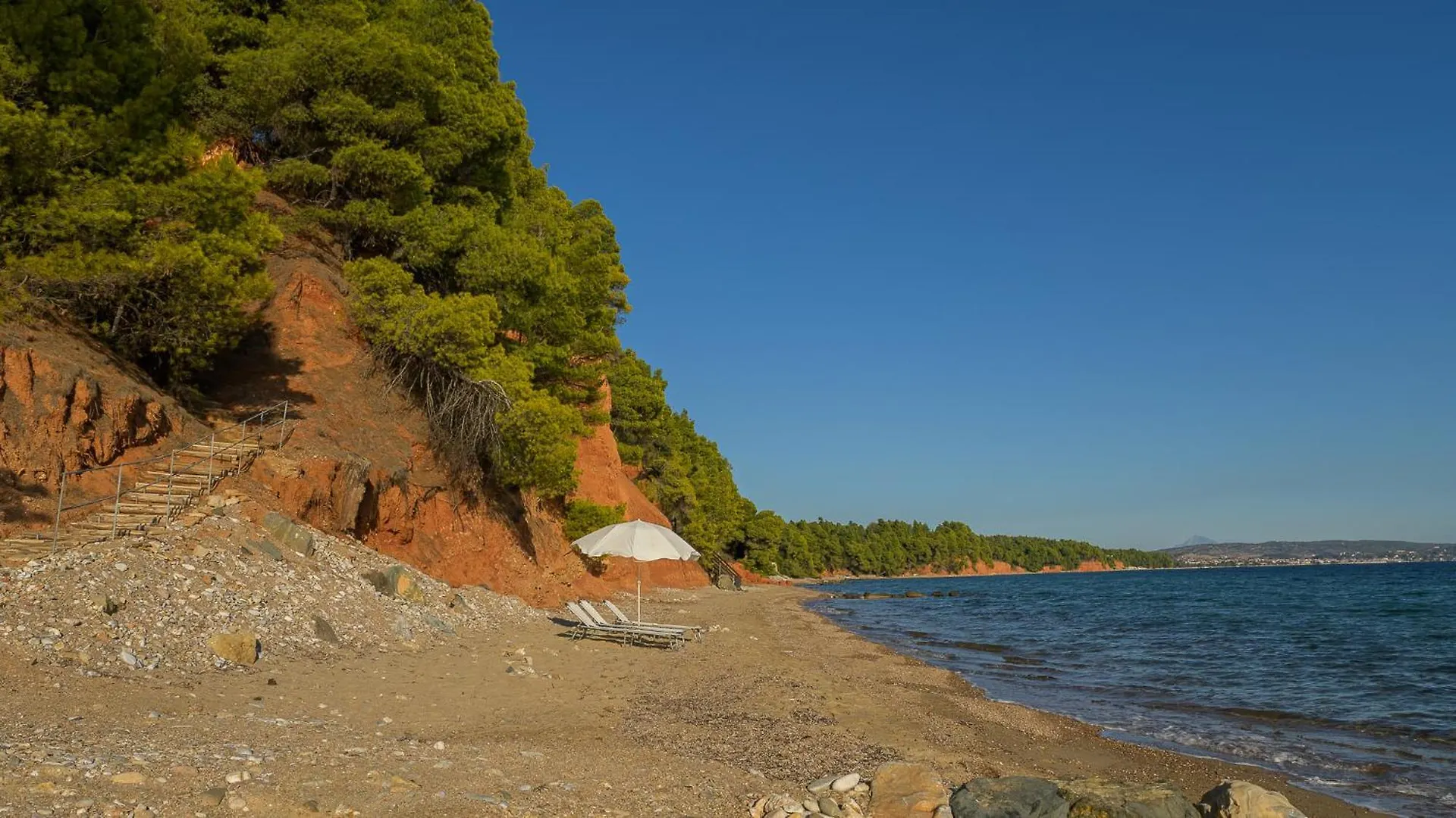 Squirrel Beach Front Villa, Metamorfosi 0*, Metamórfosi Grèce