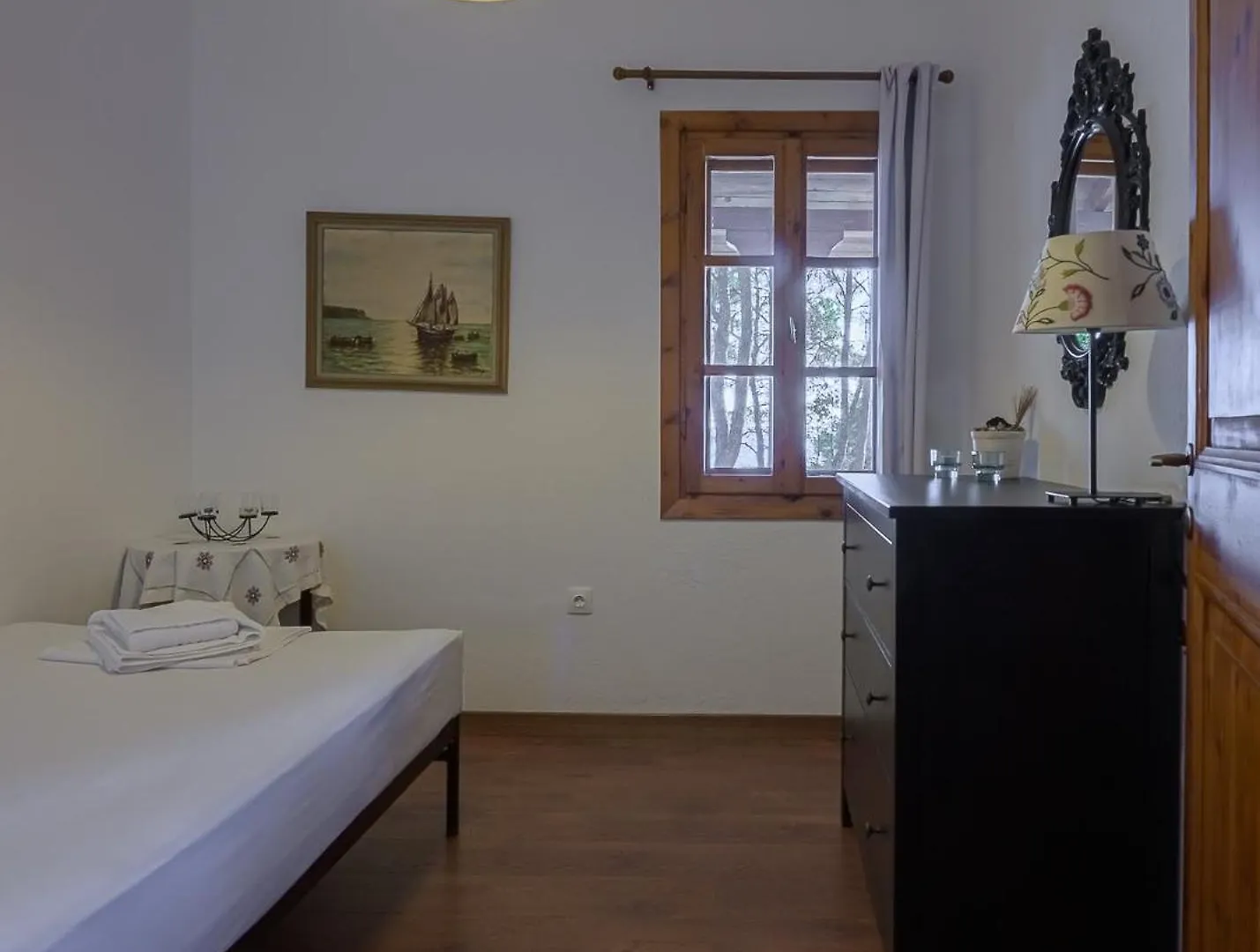 Squirrel Beach Front Villa, Metamorfosi Hébergement de vacances