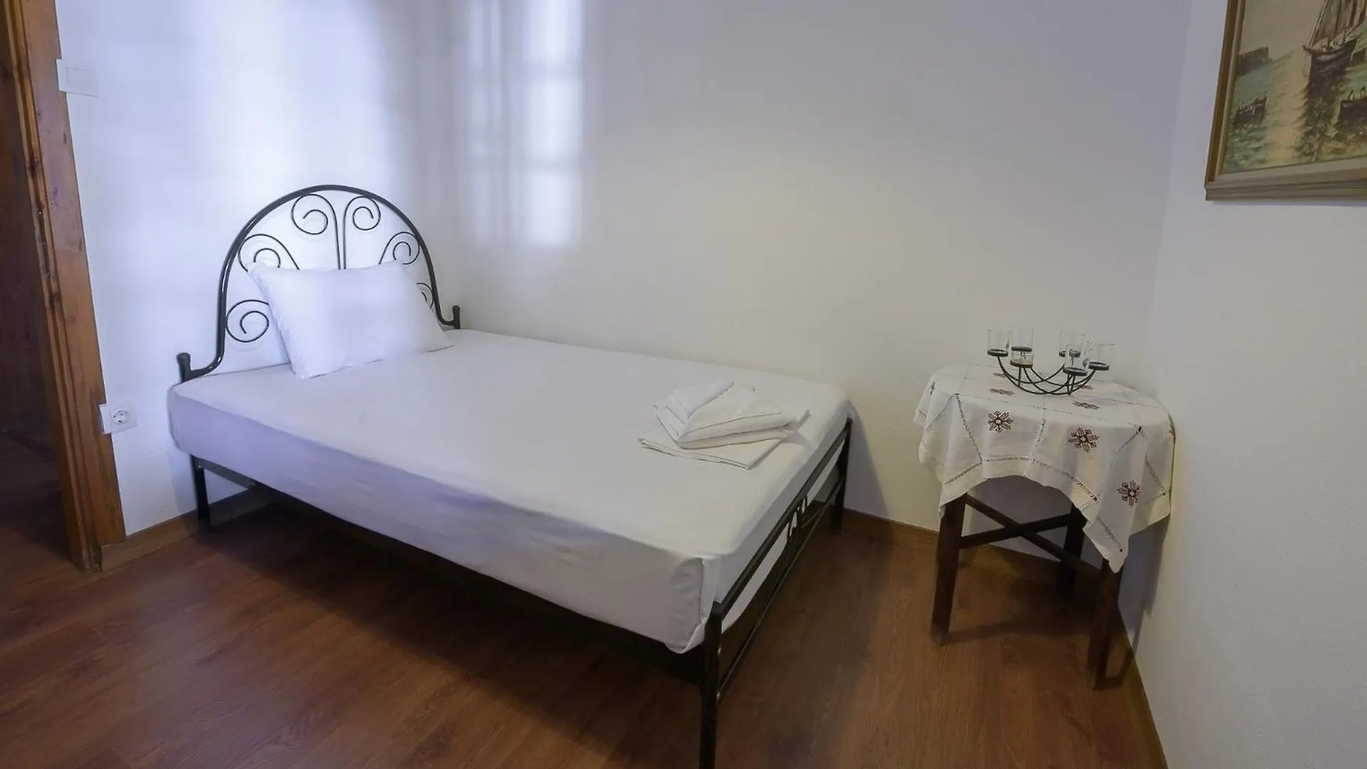 Squirrel Beach Front Villa, Metamorfosi Grèce